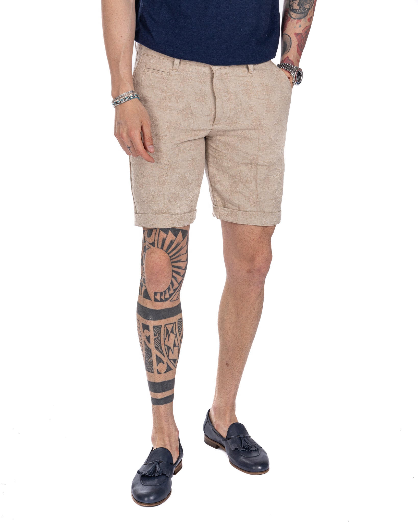 Bahama - beige Bermuda shorts with relief pattern