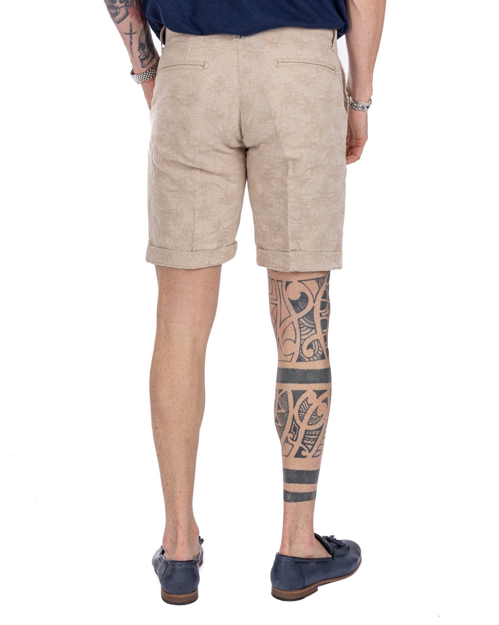 Bahama - beige Bermuda shorts with relief pattern