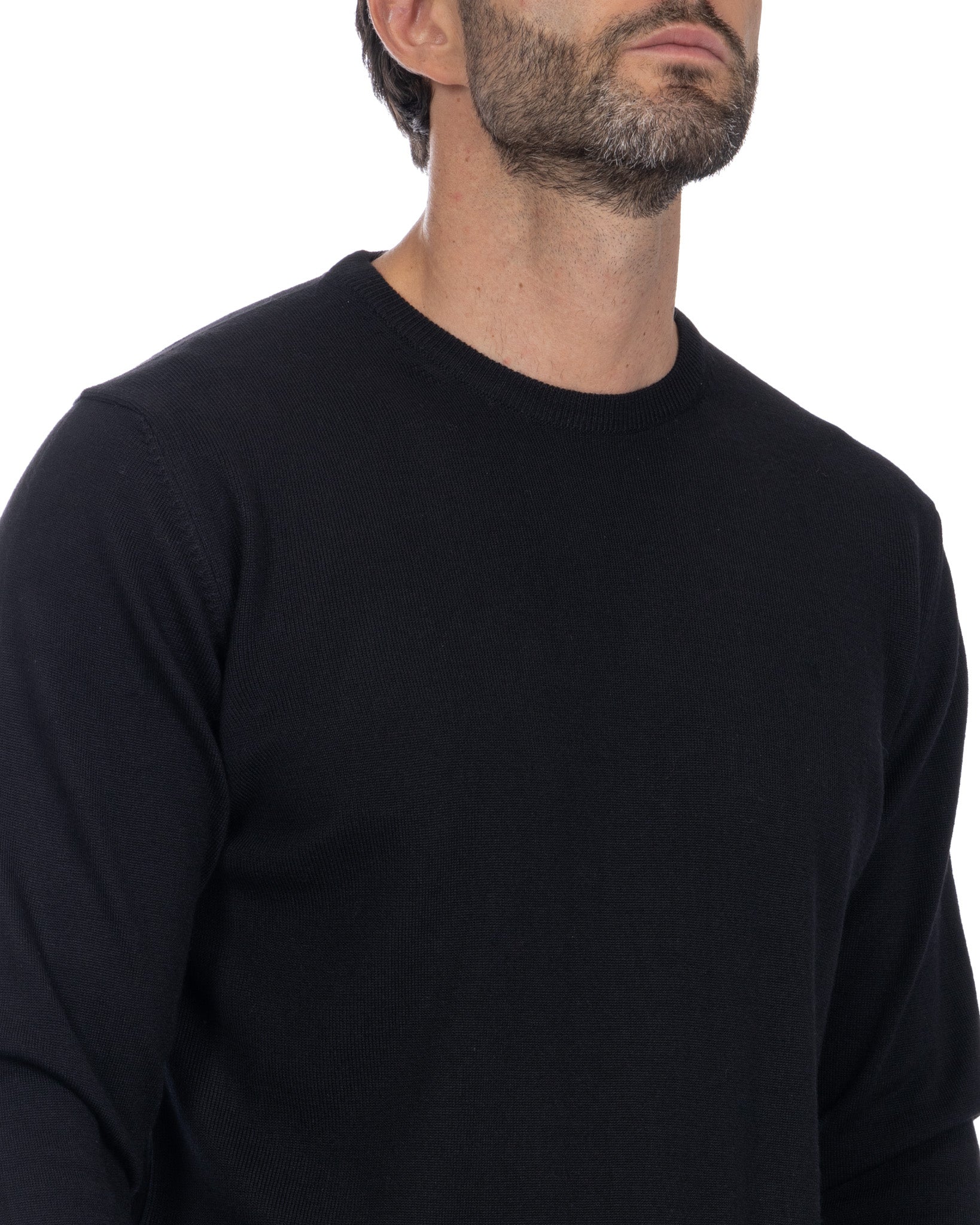 Furore crewneck in black Tollegno merino wool