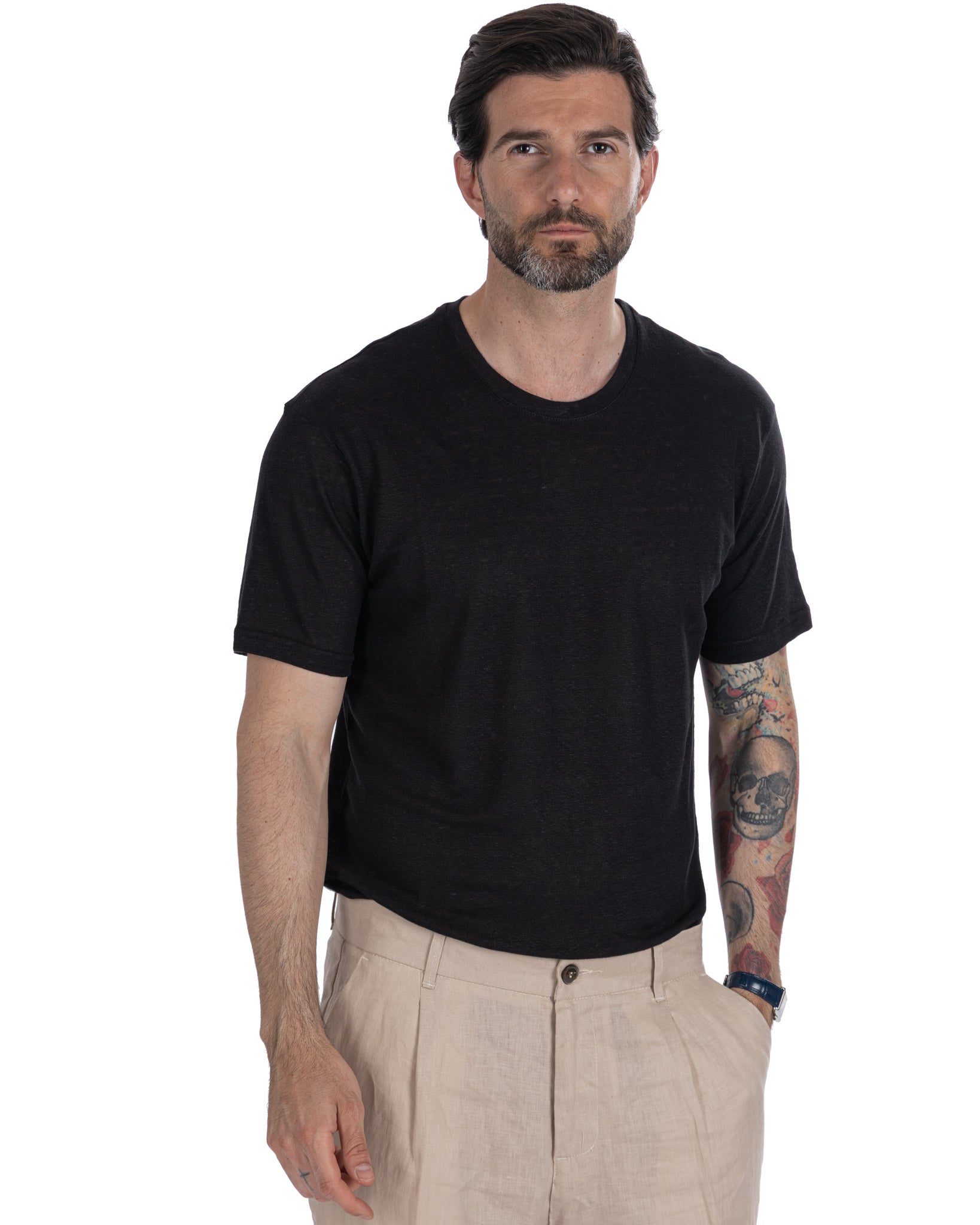 Felix - black linen t-shirt