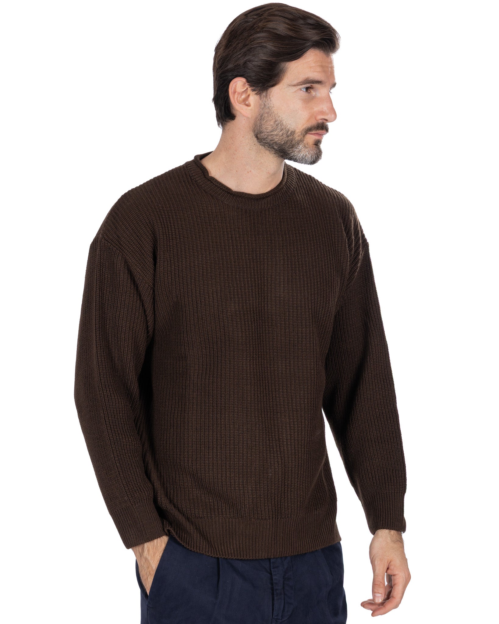 Pull ras du cou côtelé Sven marron foncé