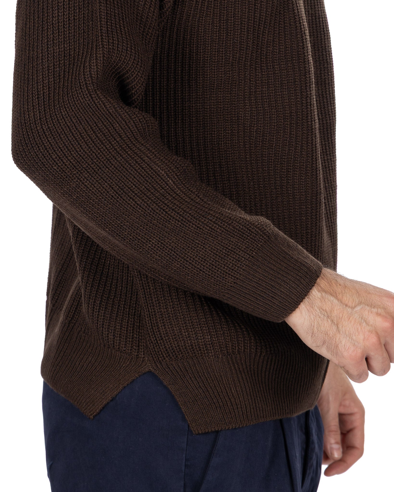 Pull ras du cou côtelé Sven marron foncé
