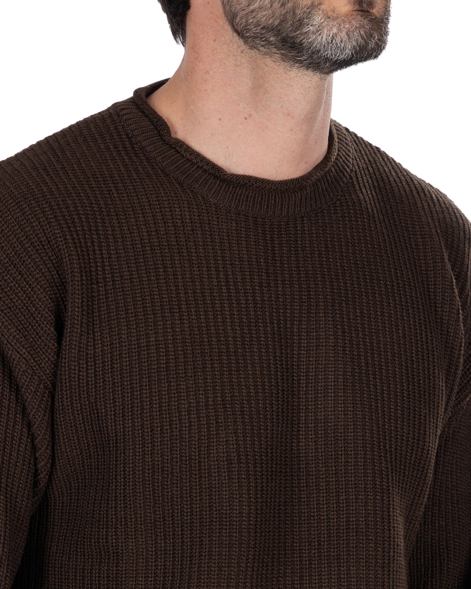Pull ras du cou côtelé Sven marron foncé