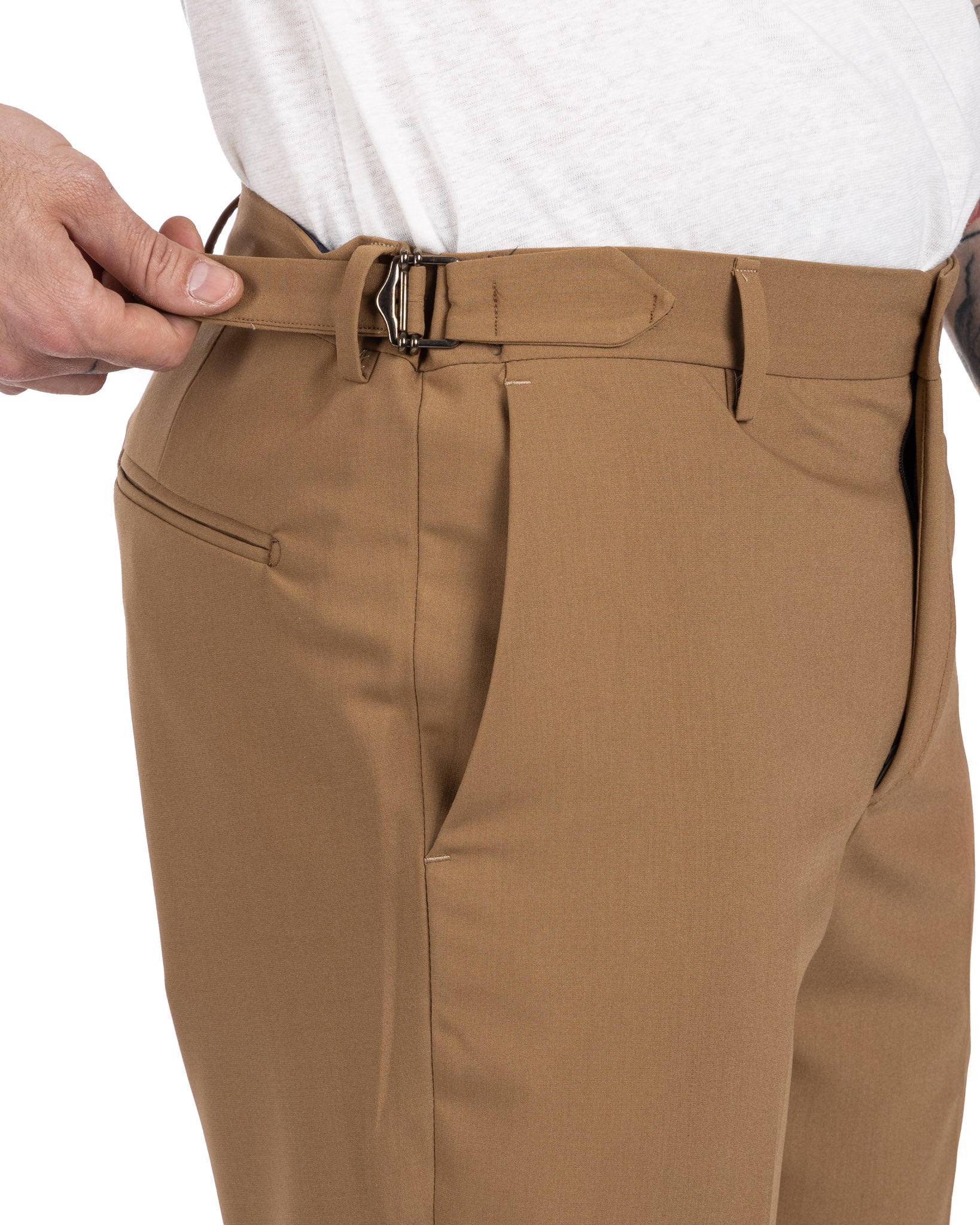 Trani - pantalon beige à boucles