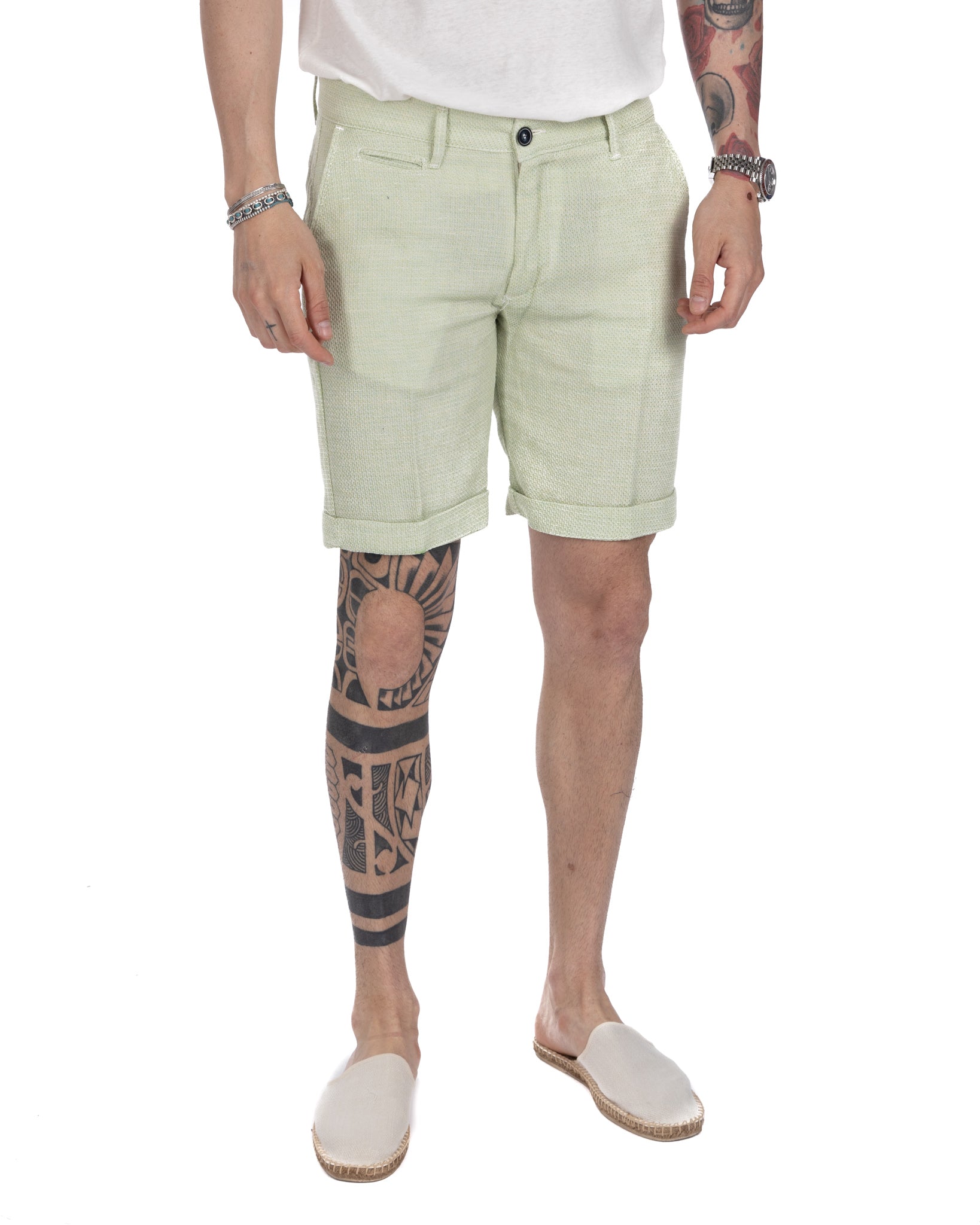 Leuca - green linen and cotton Bermuda shorts