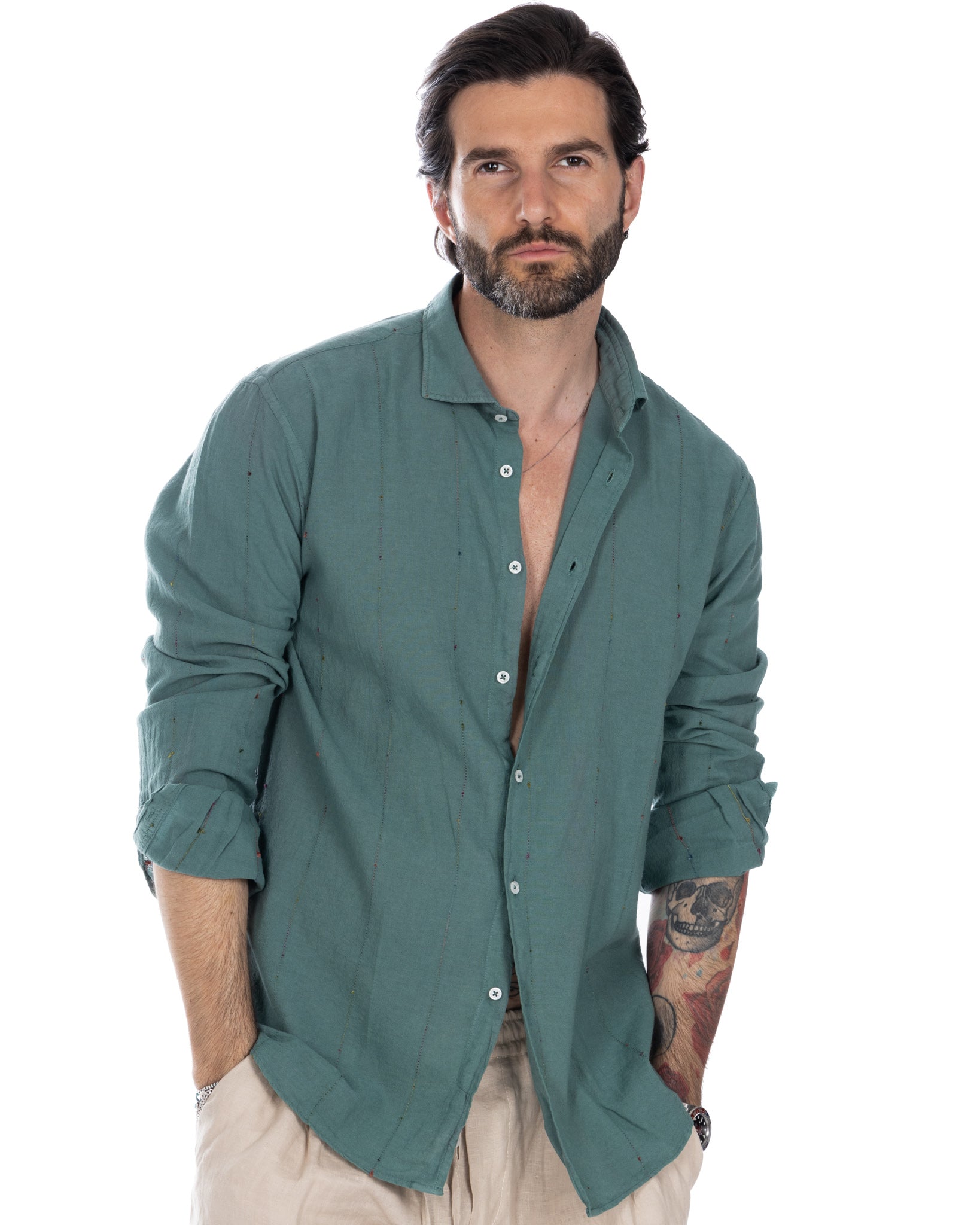 Arcobaleno - camicia verde con ricami