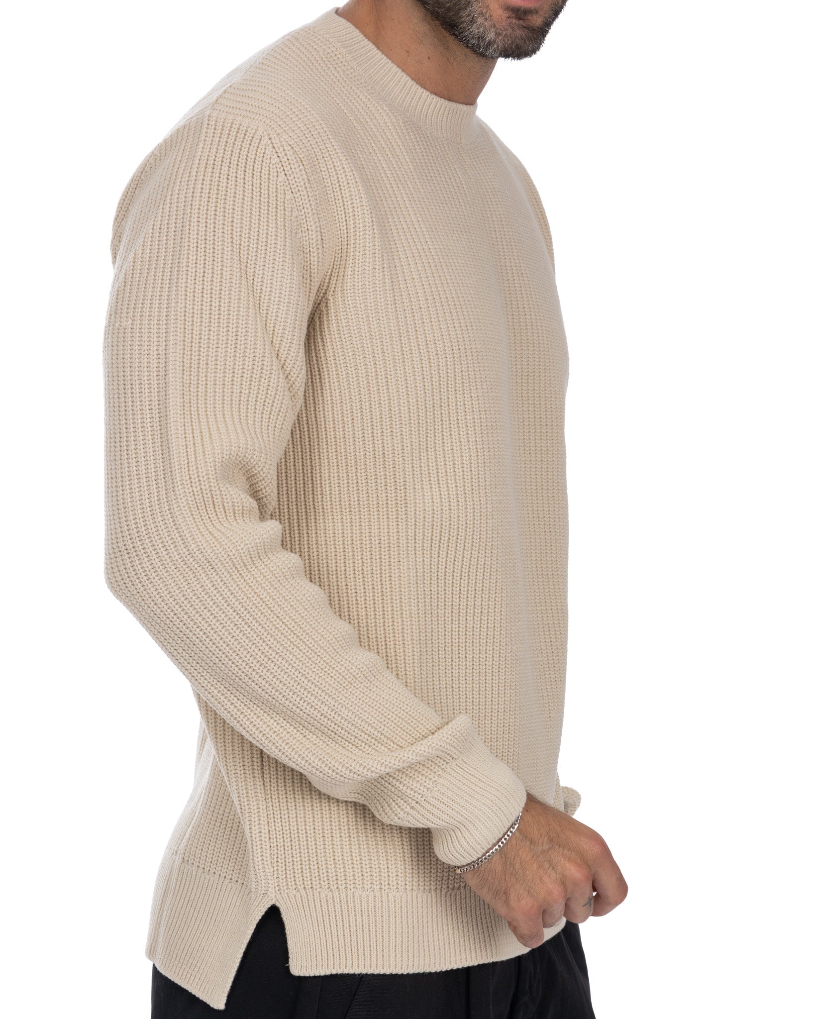 Sven - beige ribbed crew neck sweater