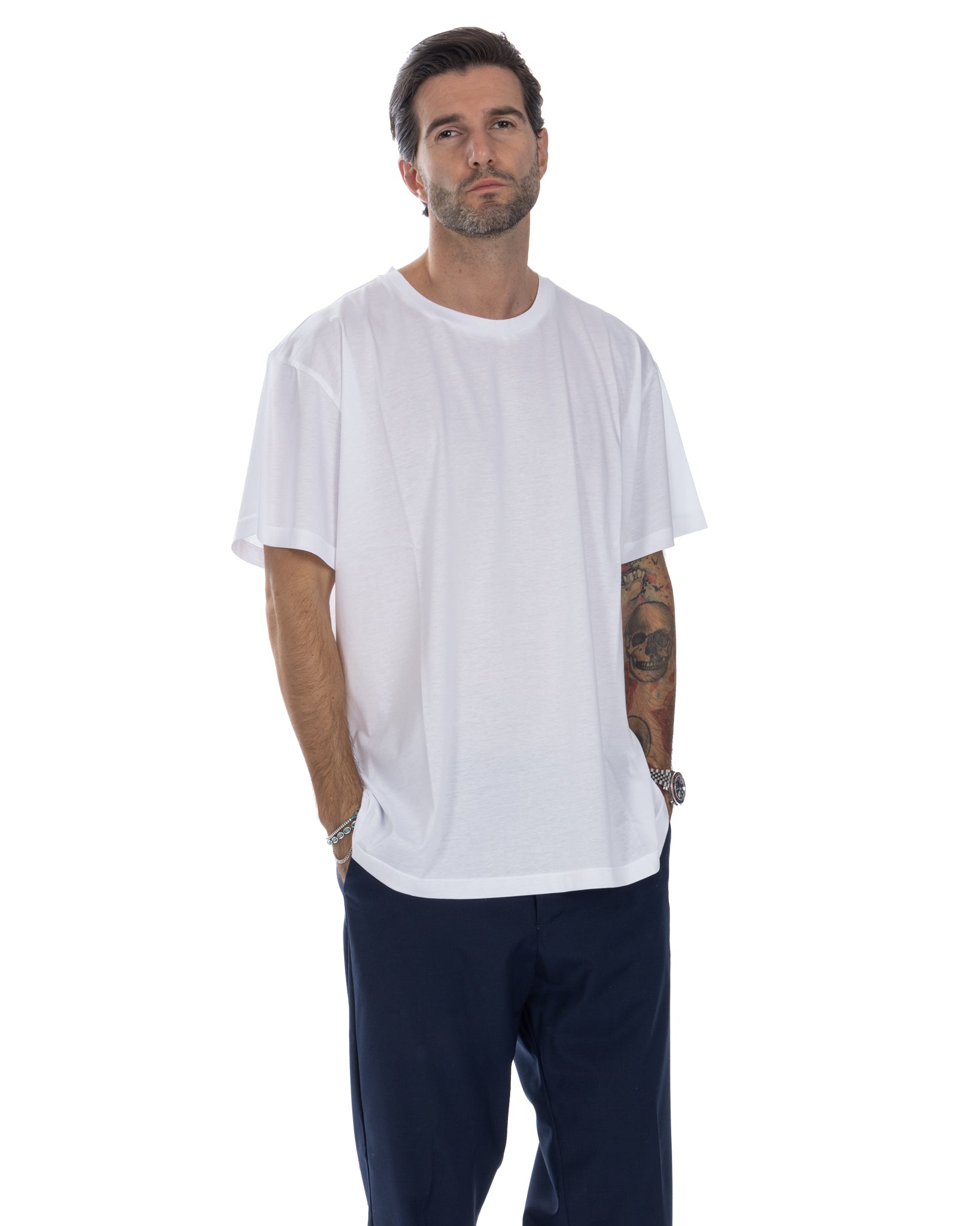 Owen - oversized white t-shirt