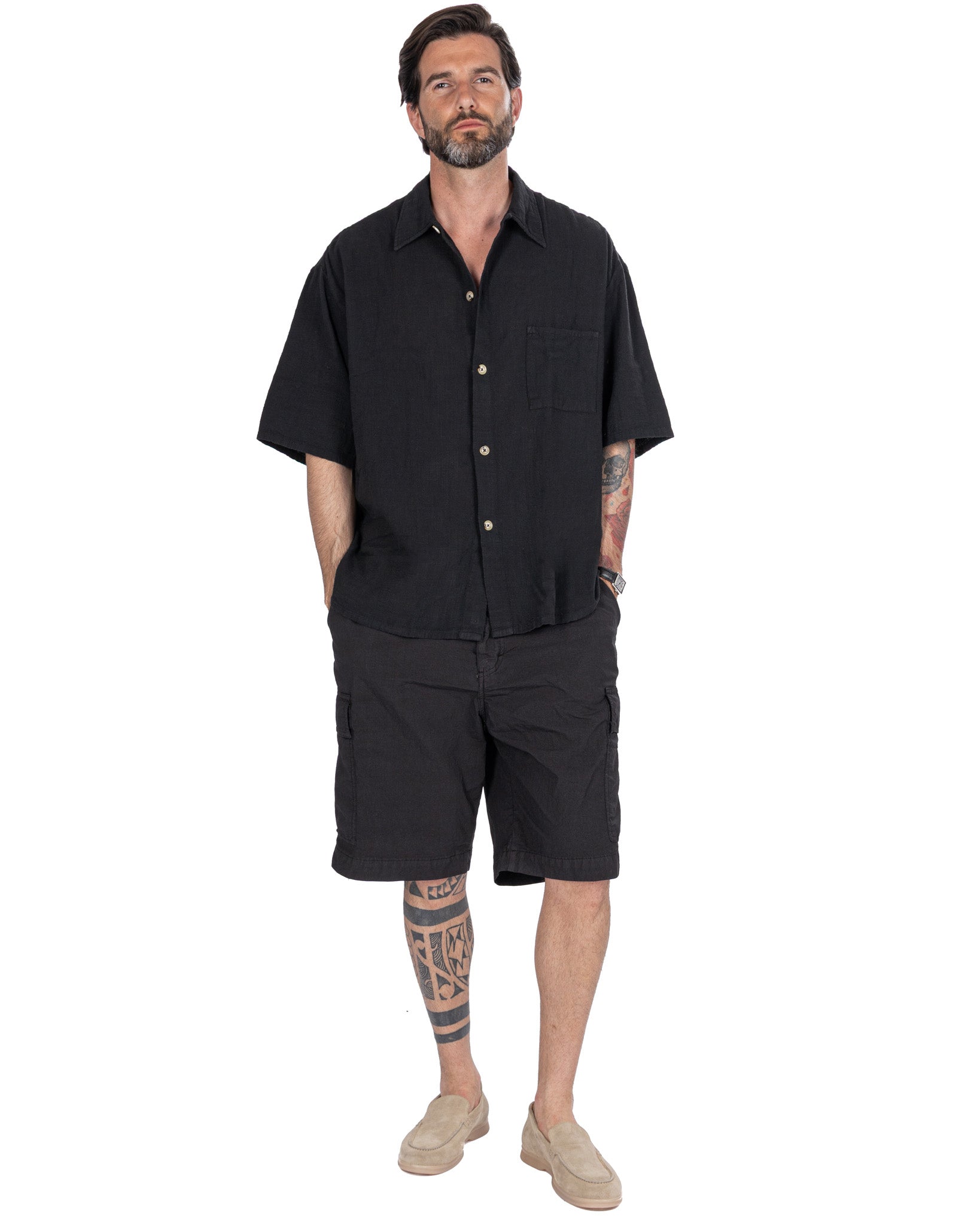 Hunter - black armored cargo bermuda