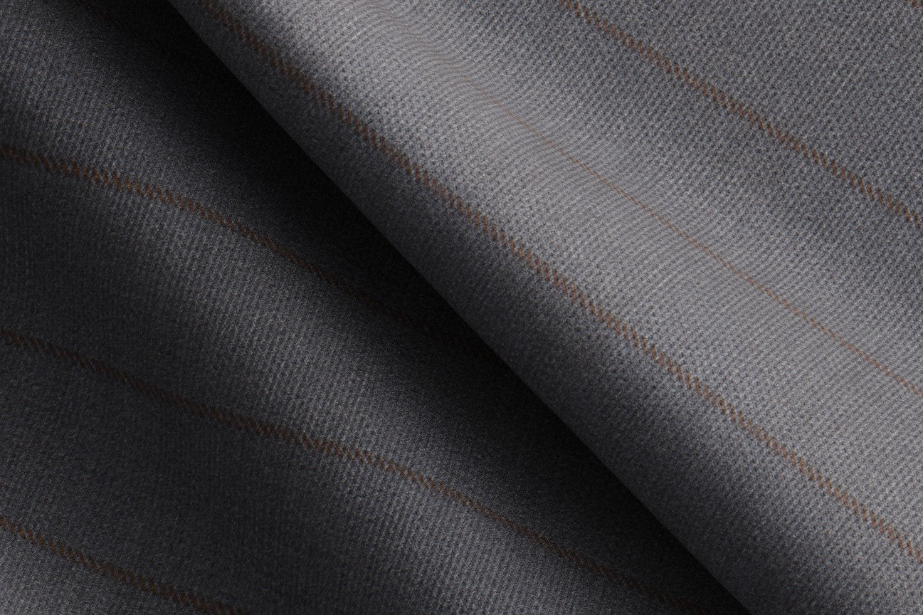 Pantalon ajusté en laine gris à fines rayures années 130 Caccioppoli